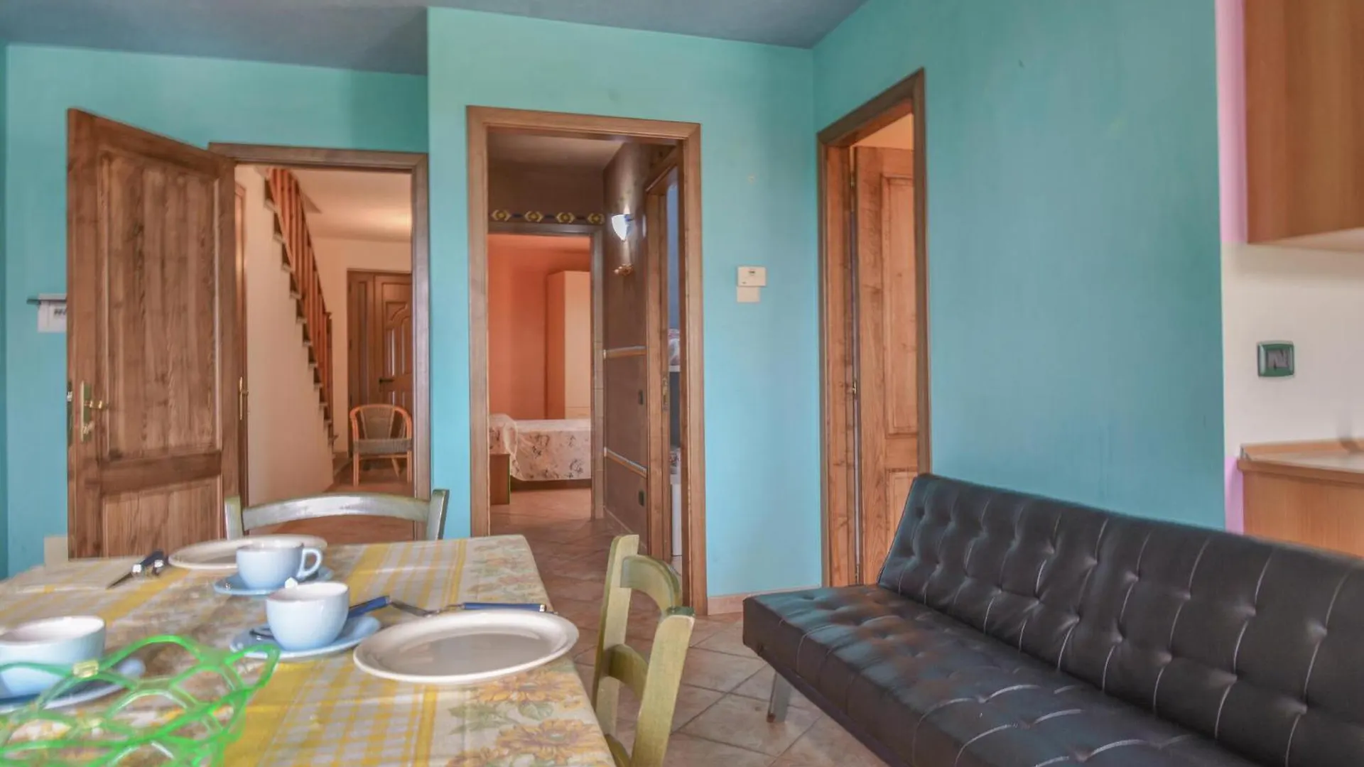 Contacts de Lovely Apartment In Ilbono With Kitchen